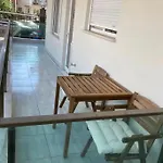 Cozy Flats With Balcony Apartamento