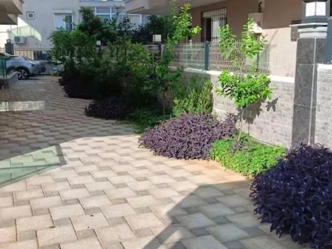 Cozy Flats With Balcony Апартаменты *