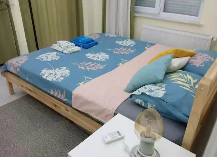 Cozy Flats With Balcony Apartment *