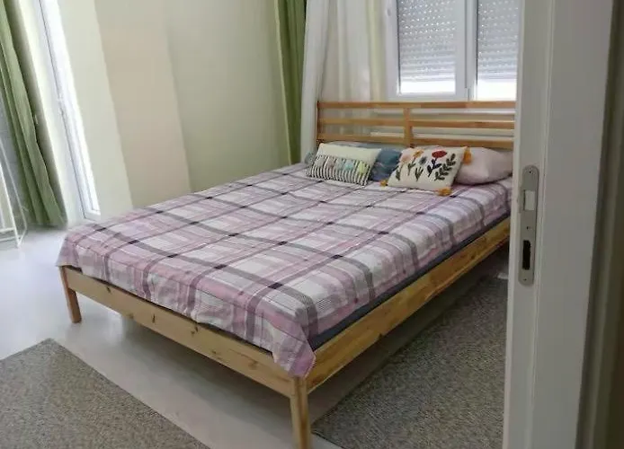 Cozy Flats With Balcony Апартаменты *