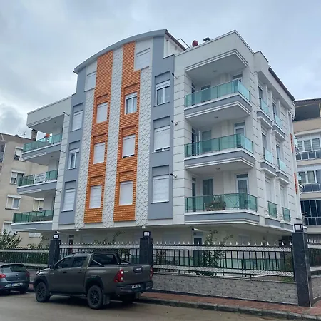 شقة Cozy Flats With Balcony