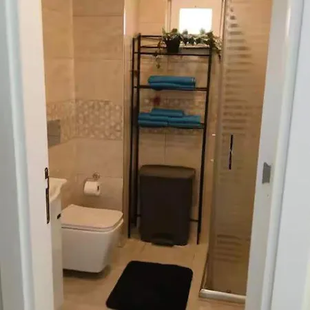 דירה Cozy Flats With Balcony