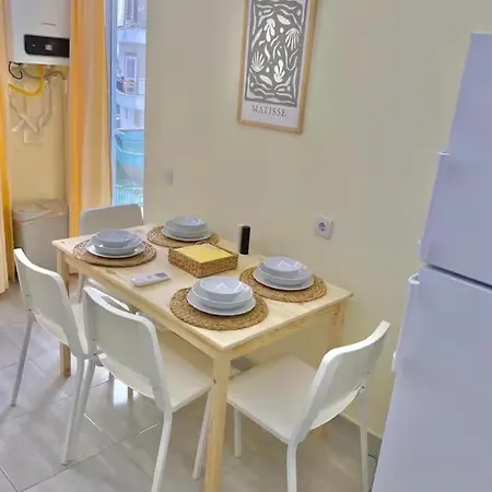 Cozy Flats With Balcony شقة *