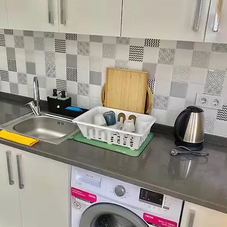 Cozy Flats With Balcony شقة