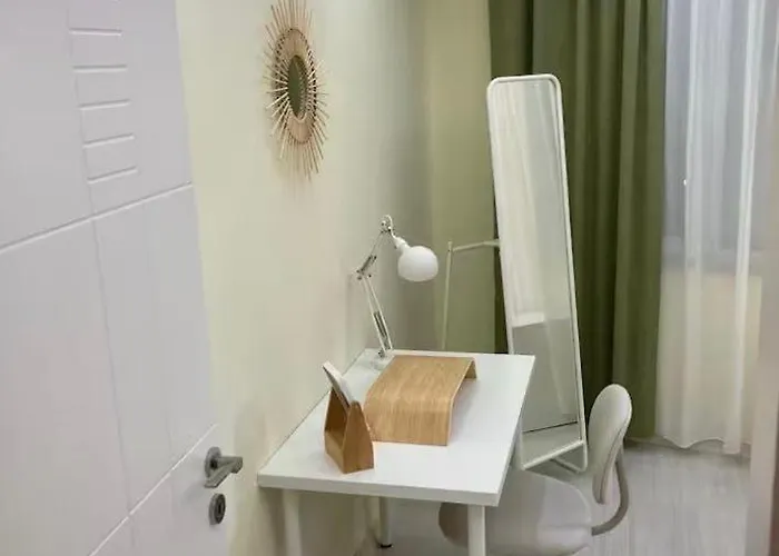 Cozy Flats With Balcony Apartment